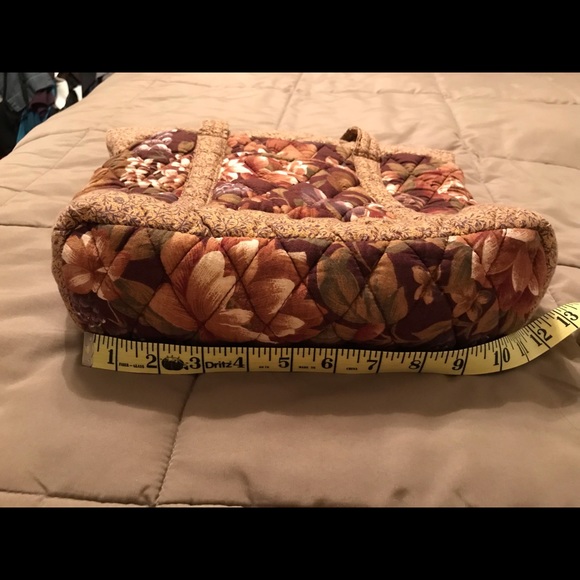 Quilted shoulder bag - Picture 10 of 16